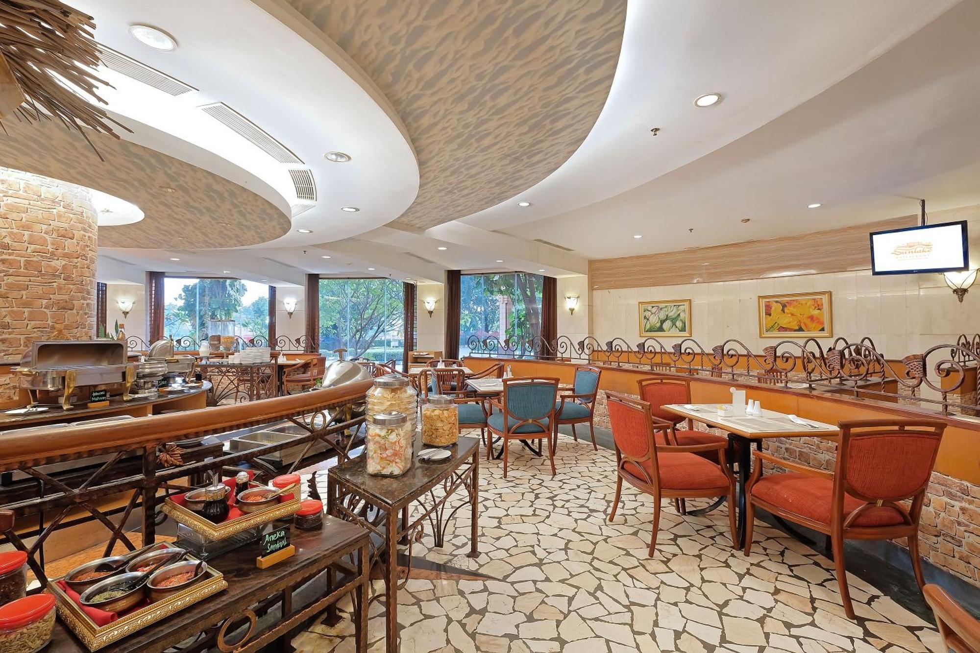 Sunlake Waterfront Resort & Convention Jakarta Eksteriør bilde